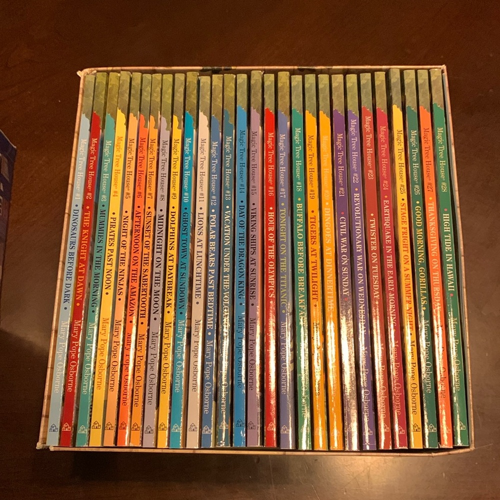 Magic Treehouse box set books 1-28 (Mary Pope Osbourne)